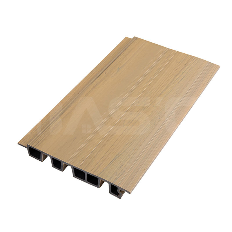 Postaje li kompozitni pod vruć ljeti? Iskrena istina